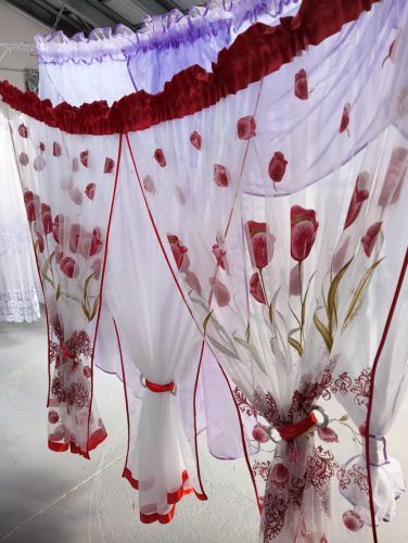  Dekoratív virágmintás készfüggöny 400x150 cm - több színben