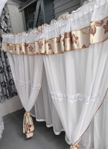 Elegáns dekorációs függöny 400x180cm virágmintás díszítéssel